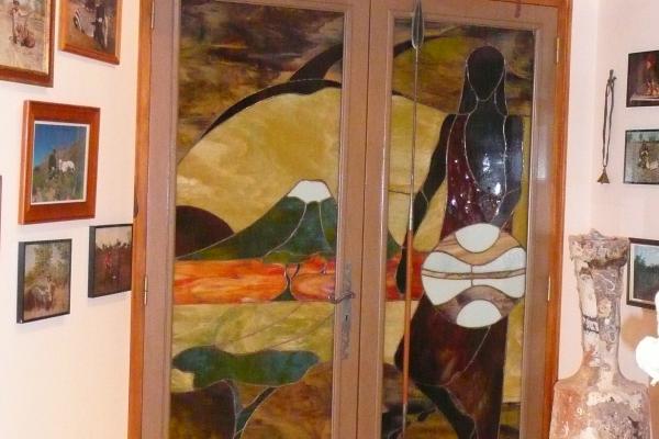 vitrail pour porte de couloir thematique"Massai et kilimandjaro